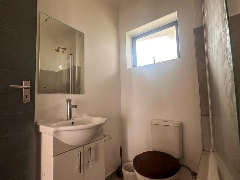 To Let 2 Bedroom Property for Rent in Glenhaven Western Cape
